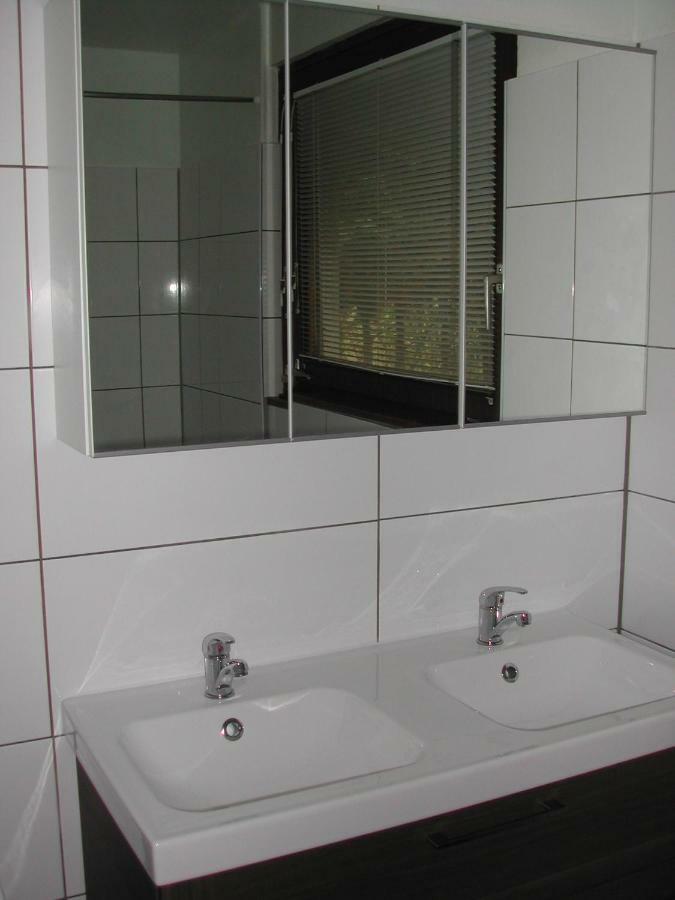 Apartamento Haus Polly Strasshof an der Nordbahn Exterior foto